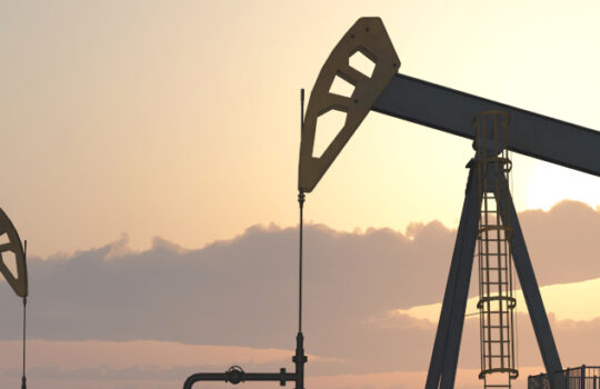 Exxon Aktie – Ölpumpen in der Abenddämmerung